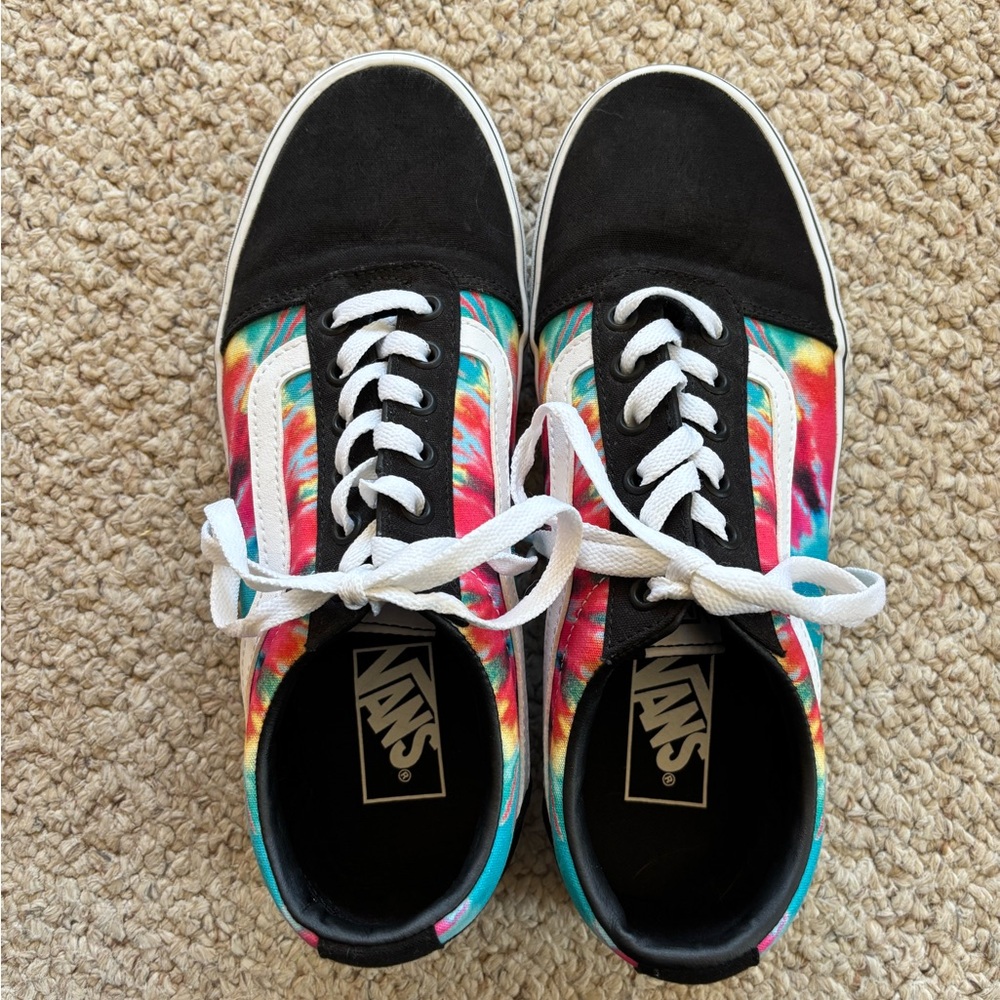Van multicolored tie shoes
Women’s size 9